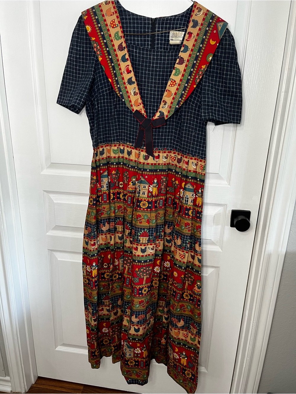 Leslie Lucks Country Farm House Size 12 Dress Chickens Bless this House